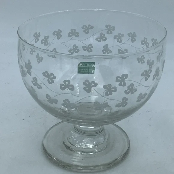 Eamon Ireland Hand Engraved Glass Pedestal Shamrock  Bowl - Picture 2 of 7